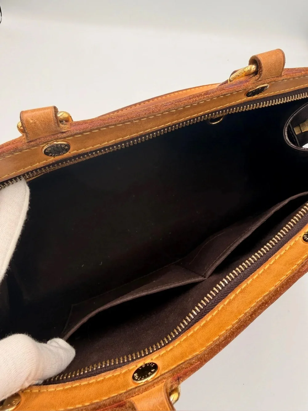 LV Brea MM — Amarante Monogram Vernis